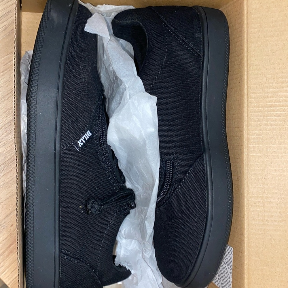 Billy sneakers size 7W never worn I have several sizes left
